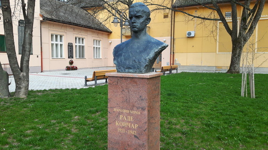 Click to enlarge statue