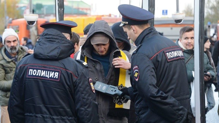 Click to enlarge russian police