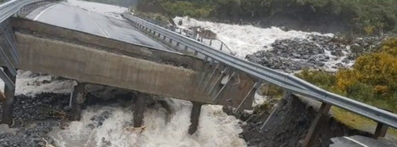Click to enlarge Bridge collapse on South Island, New Zealand