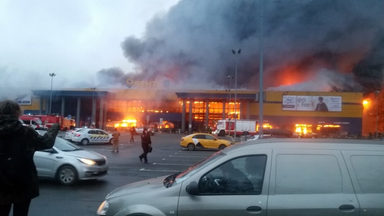 st petersburg mall fire