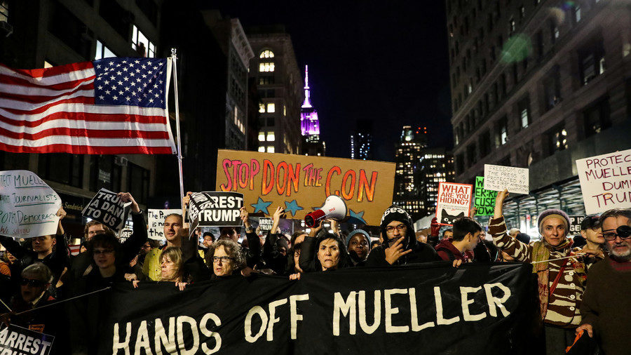 Click to enlarge protesters mueller probe