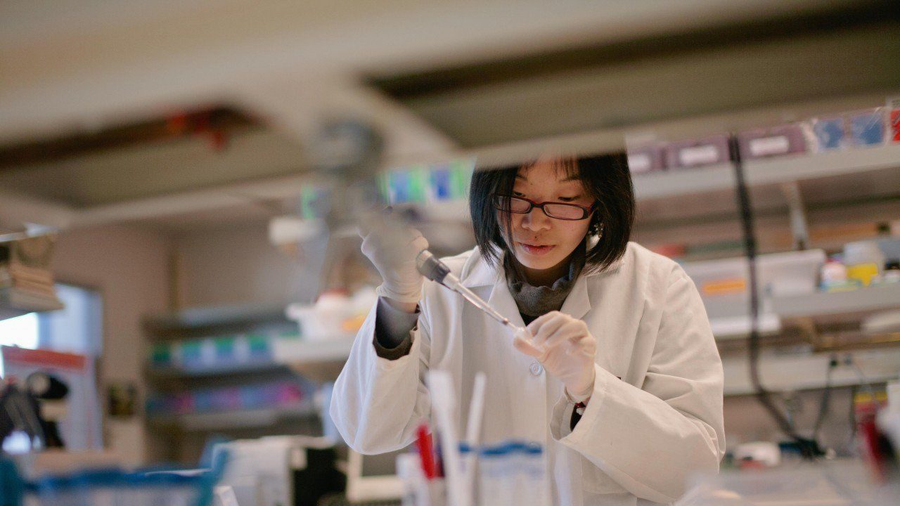 Click to enlarge chinese vaccine scientist