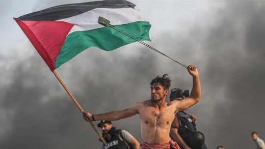 iconic gaza protester slingshot