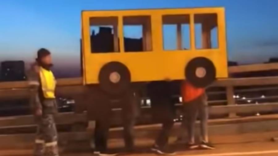 russians bus costume