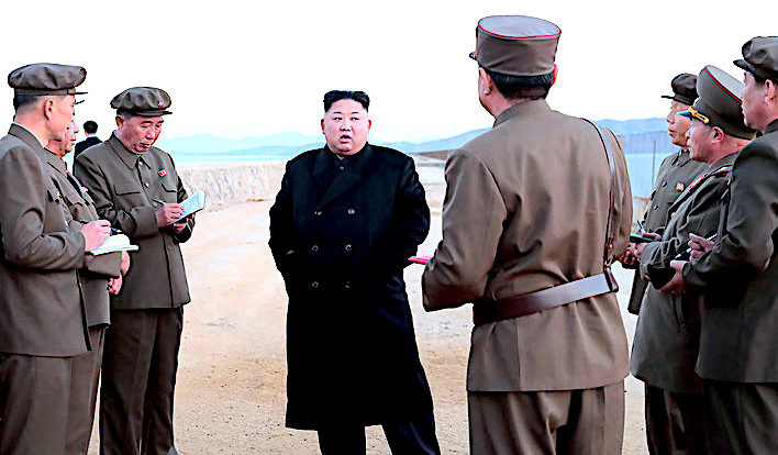 Click to enlarge Kim Jong-un,reporters