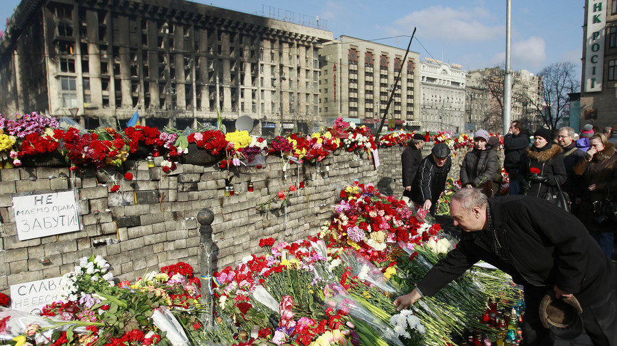 Click to enlarge maiden square memorial Ukraine snipers