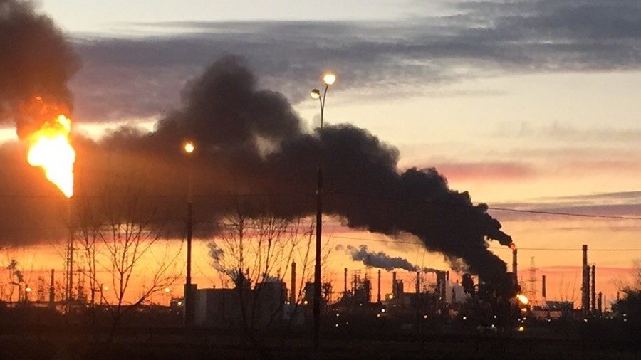 mosco2 refinery fire