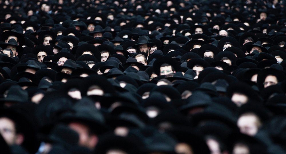 Click to enlarge ulta-orthodox_jews