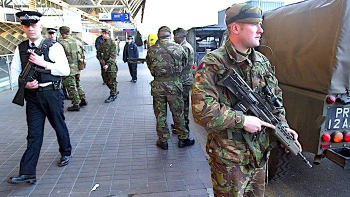 Brit soldiers patrol