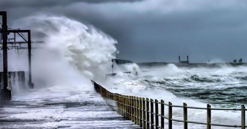 Giant waves in Canada