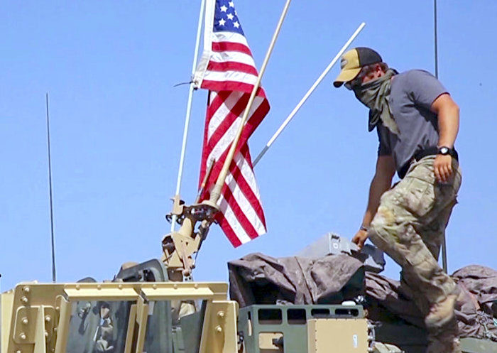 US soldier/flag