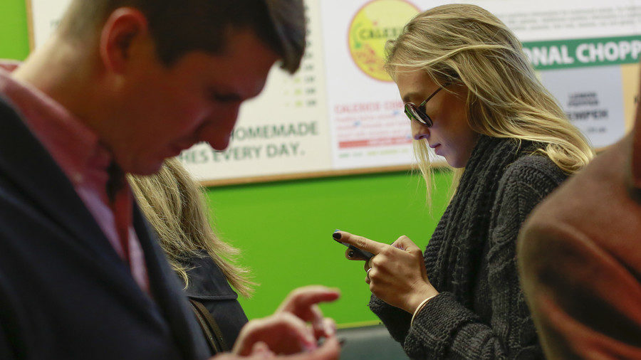 Click to enlarge people on phones