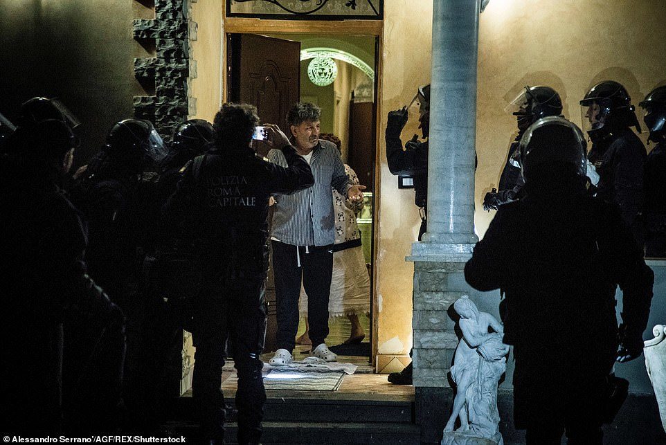 Click to enlarge casamonica raid
