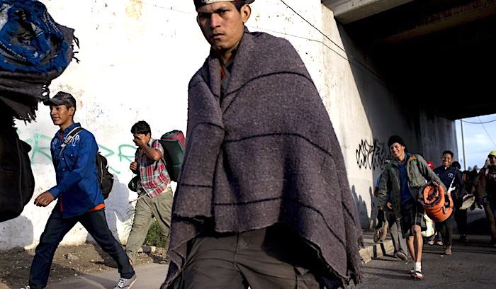 Click to enlarge Migrants from CA caravan