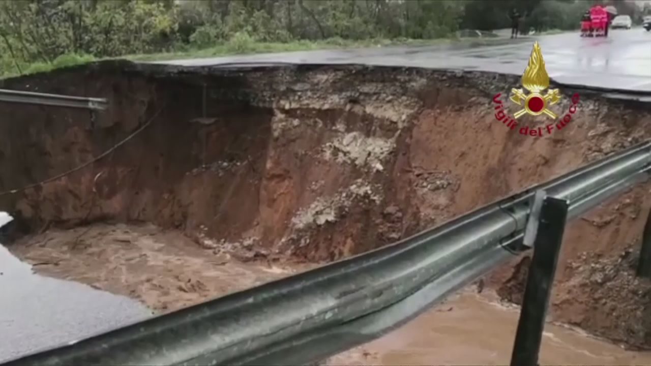 sinkhole italy