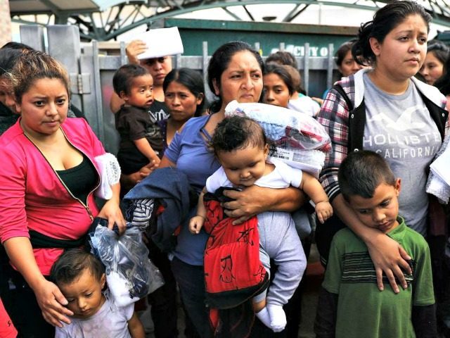 migrants us border