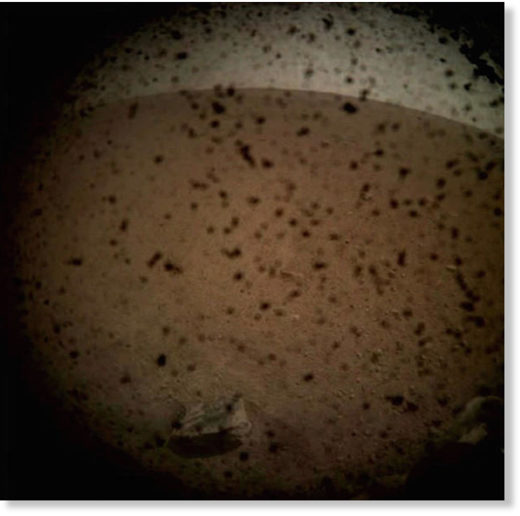 spacecraft's surroundings on Mars