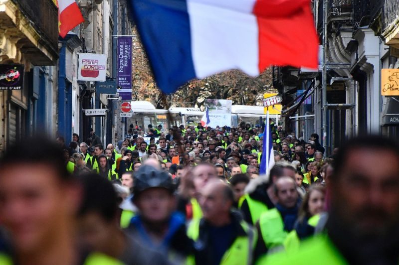 Click to enlarge yellow vest protest france
