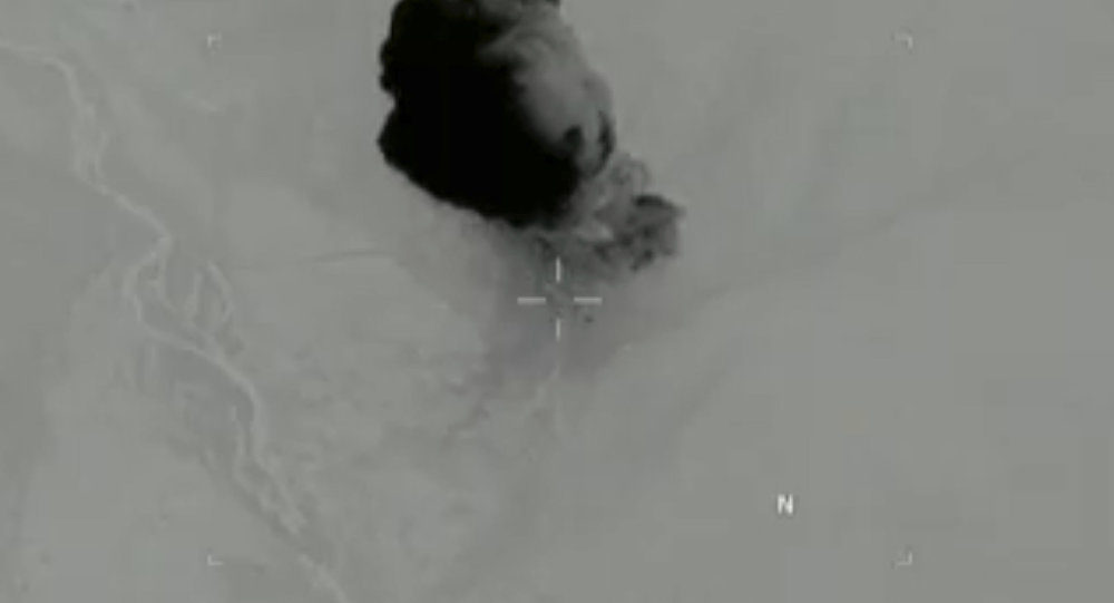 Click to enlarge US bomb in Afghanistan