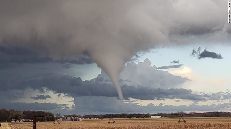 Click to enlarge Illinois tornado