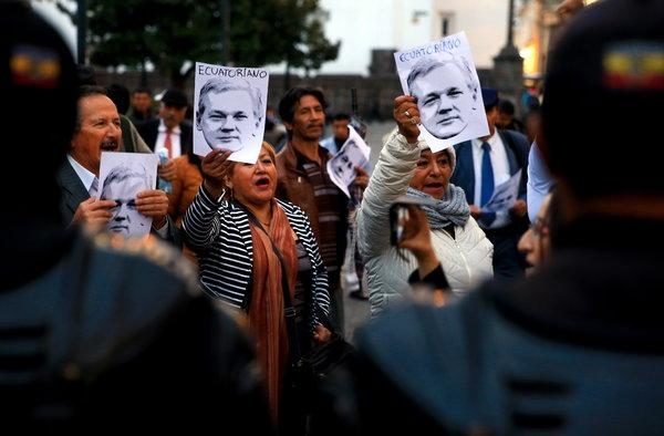 Click to enlarge Assange protest rally
