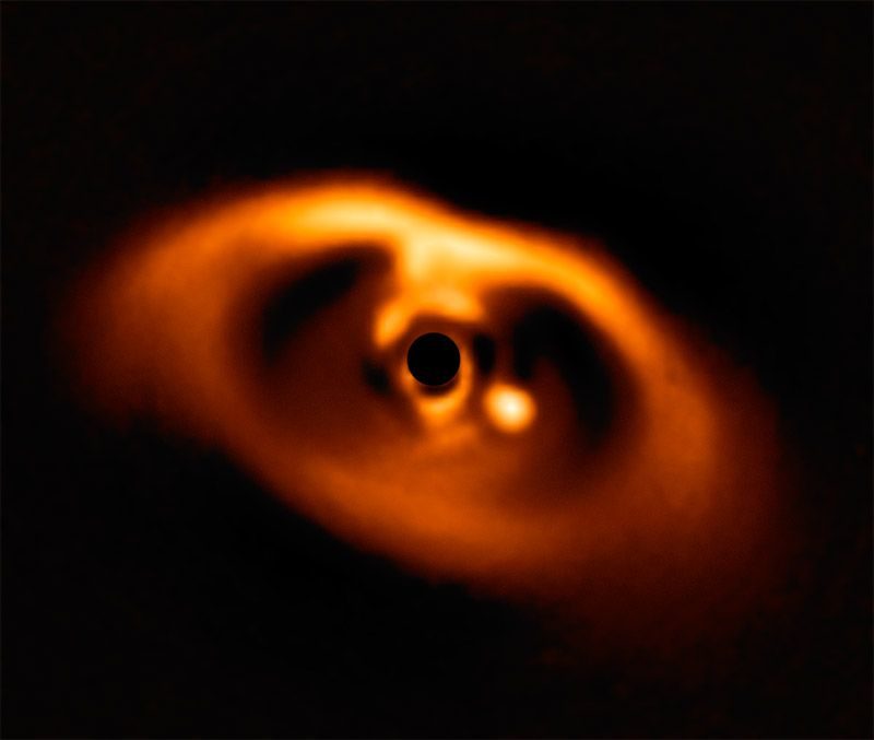 The glow of a gas giant around PDS 70.