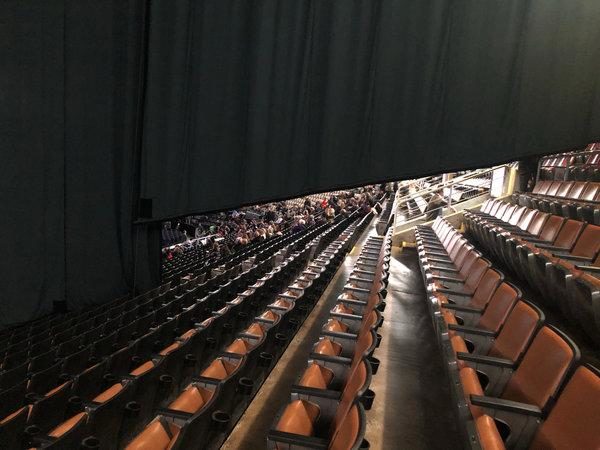 clinton tour empty seats