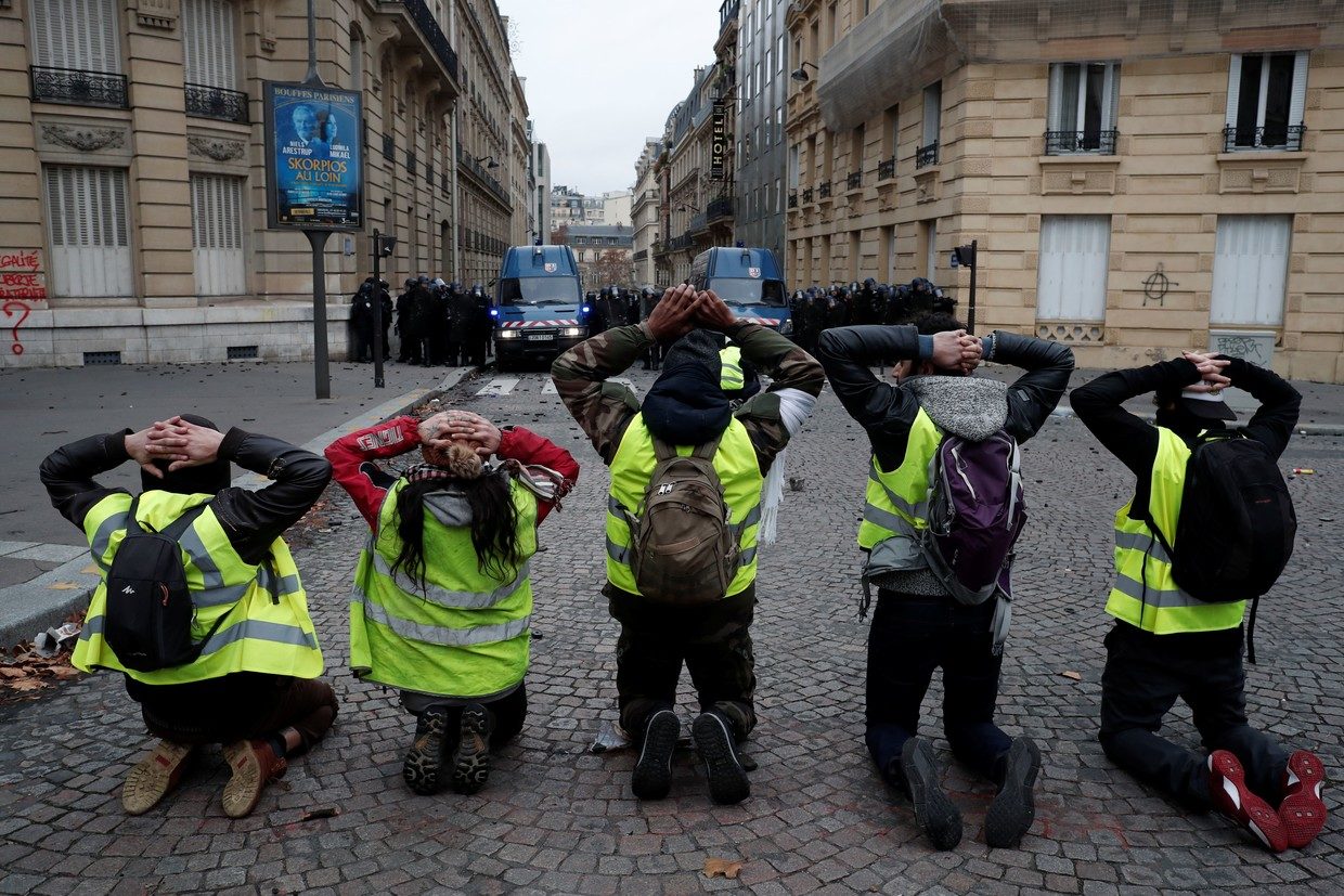 kneel protesters