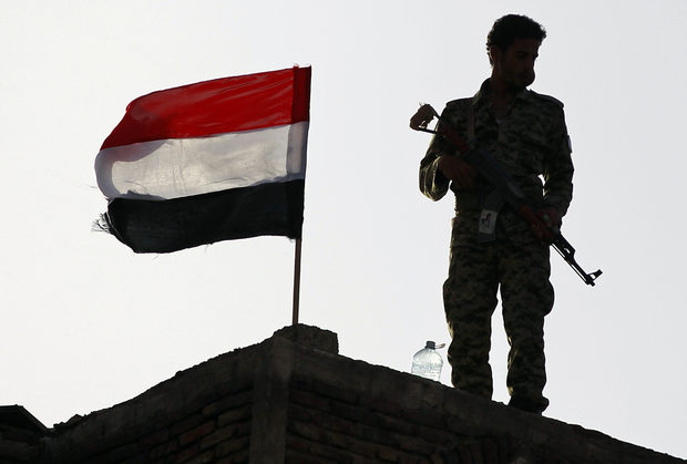 Click to enlarge yemen soldier flag