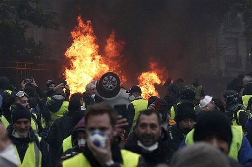 yellow vest protests Paris