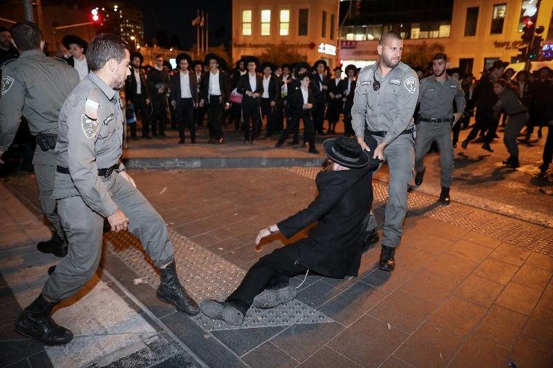 Click to enlarge ultra orthodox protest israel IDF draft
