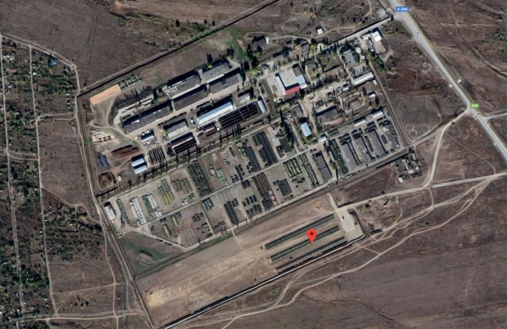 Click to enlarge Russian tanks Ukraine border