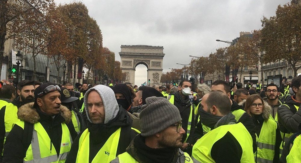 Click to enlarge yellow vests paris