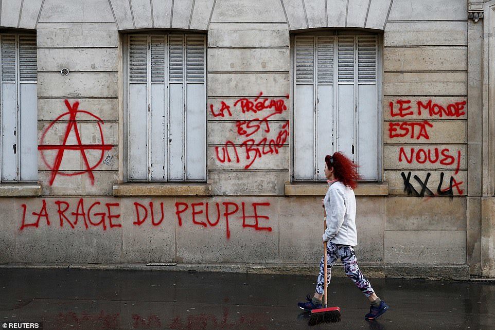 Click to enlarge yellow vest