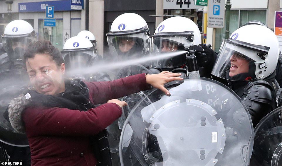 yellow vest