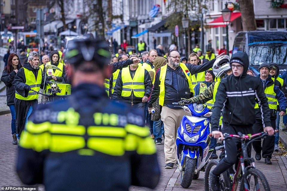 Click to enlarge netherlands yellow vests