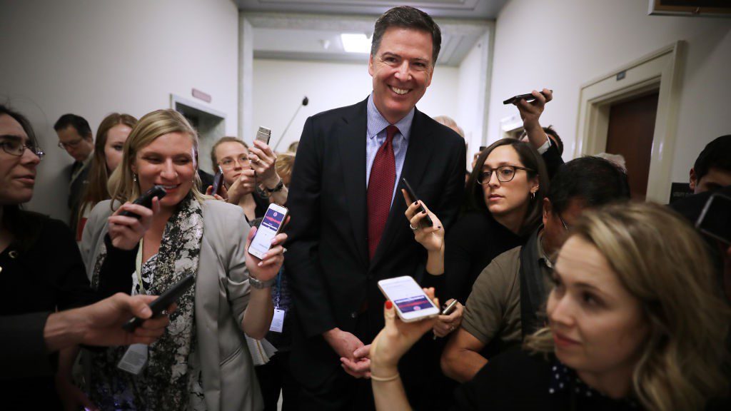 comey reporters hallway