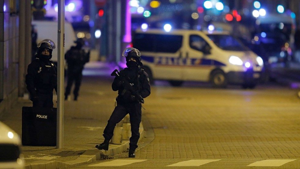 Click to enlarge Strasbourg market shooting