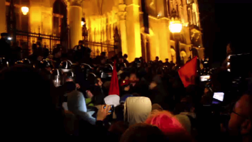 Click to enlarge hungary slave law protests