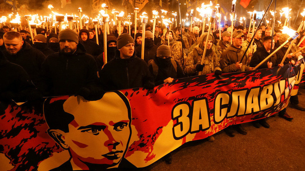 Click to enlarge Activists of Ukrainian nationalist partie