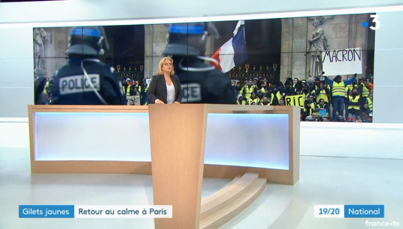 Click to enlarge TV censor yellow vest placard