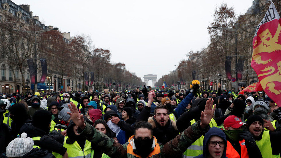 Click to enlarge yellow vests