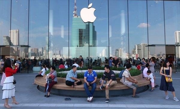 Click to enlarge Facebook enabled Apple devices conceal data sharing