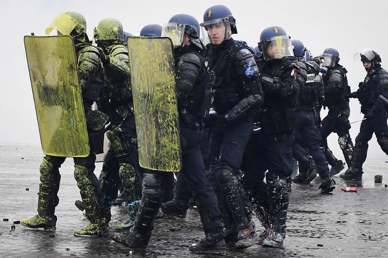 Click to enlarge Local police Yellow vest