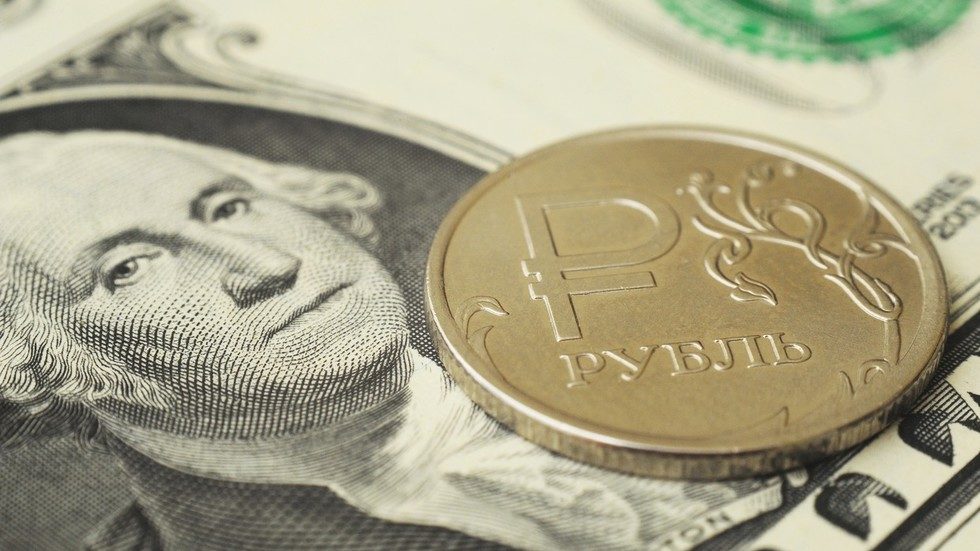 Click to enlarge Ruble strengthens as reserve