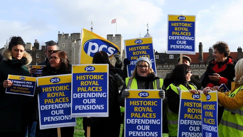 Click to enlarge beefeater yellow vest