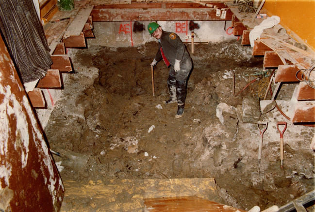 Click to enlarge John Wayne Gacy crawl space burials
