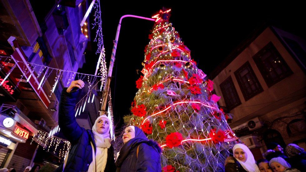 Click to enlarge Damascus Christmas tree