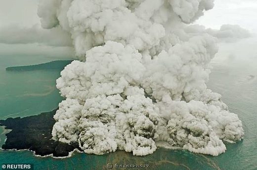tsunami krakatoa indonesia
