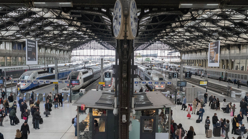 Click to enlarge France train